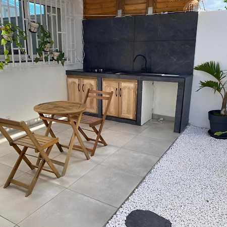 La Chambre Des Sorciers - Logement Independant サント・マリー エクステリア 写真